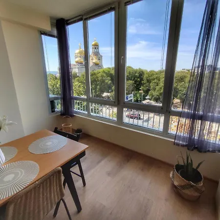 By The Cathedral, 1 Bed Flat Варна