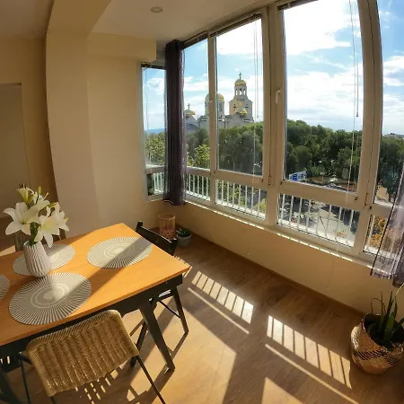 By The Cathedral, 1 Bed Flat Варна